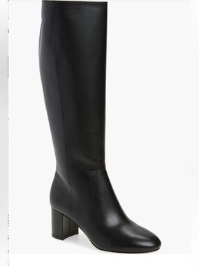 NWOT Stewert Weitzman ‘Celina’ Zip Boot. Ladies 7.
